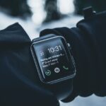 Smartwatch zamiast telefonu? Coraz popularniejszy wybór rodziców pod lupą